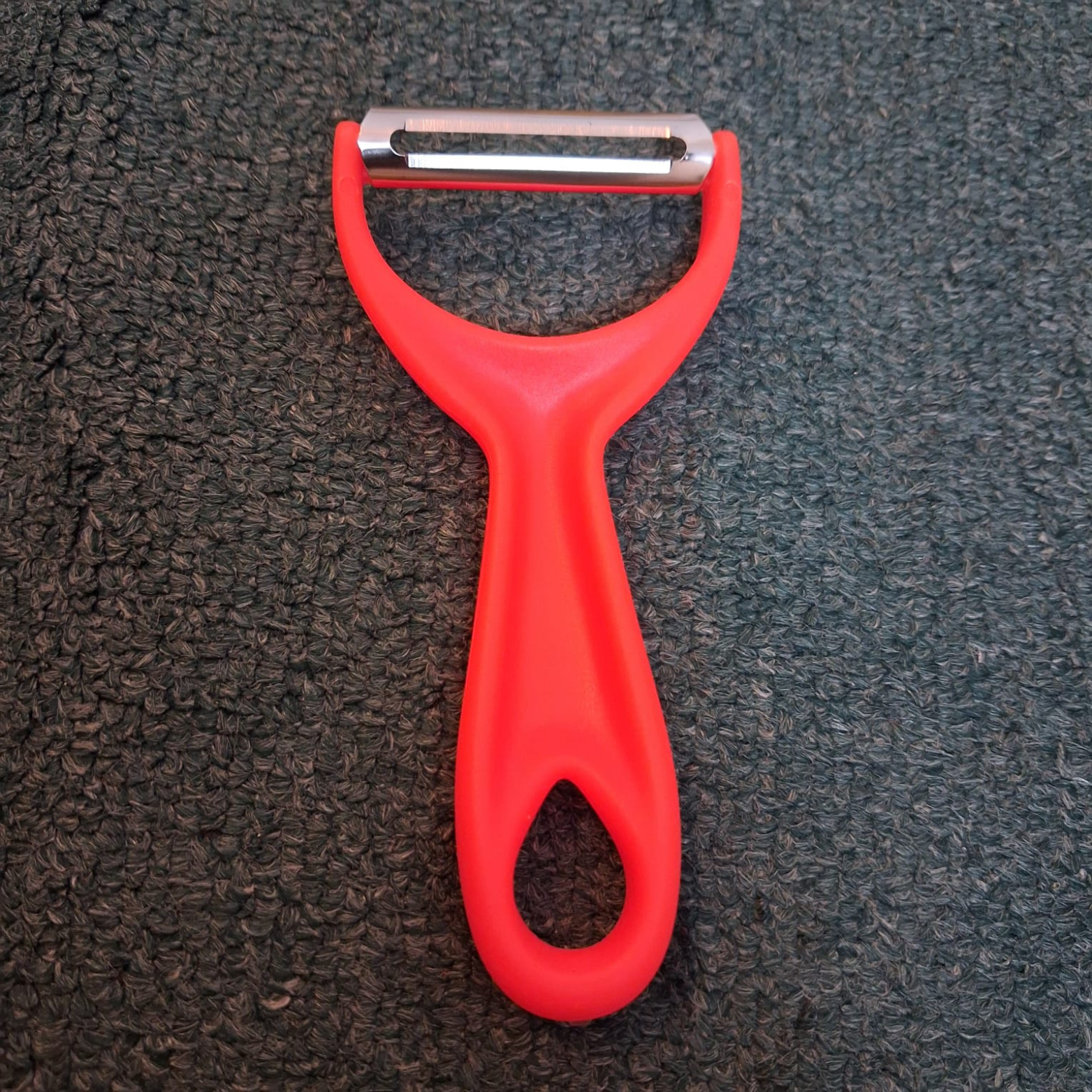 2 layer stainless steel Peeler with Ultra Sharp and Durable Blades - Image 2